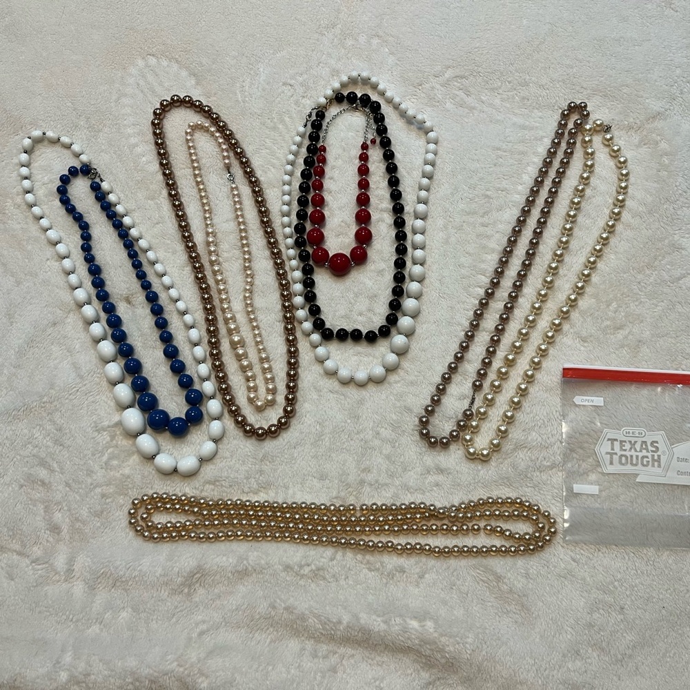 - Jewelry necklace bundle lot - Picture 1 of 1